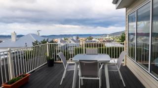West Hobart 3 Bed Cottage with river and city views - 8
