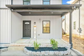 The Lookout in Downtown - 1022 Main St - 8