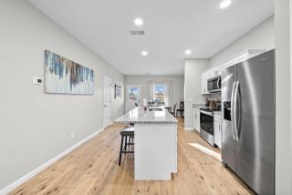 The Lookout in Downtown - 1022 Main St - 4