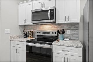 The Lookout in Downtown - 1022 Main St - 1