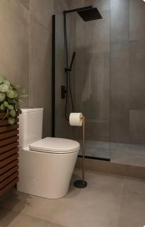 Cozy KING Escape Central Free Parking - 1