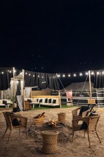 كرفان الواحة الفاخر Luxury Desert Caravan - 0