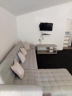 Exotique Adriana 2 - 0