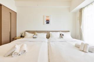Shinsaibashi 10min Elevator Apartment with 2 Premium Double Beds and Balcony3O2 4O2 - 1