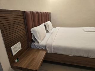 Hotel Gallexy Grand - 4