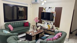 Six Nations Lodge bedroom - 2