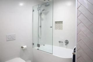 Seaside Serenity - Luxury Beachfront Home - 3