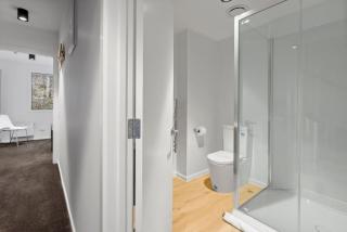 Central Queenstown Apt 15a - with Gym walk to town - 3