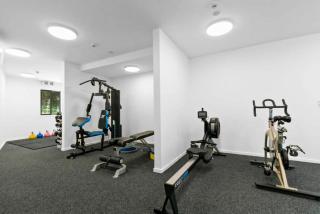 Central Queenstown Apt 15a - with Gym walk to town - 1