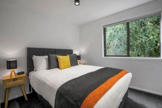 Central Queenstown Apt 18a - walk to town - 6
