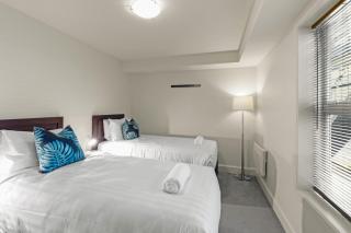 Alpine Village 23 - 2 bed with lake views - 4