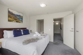 Alpine Village 23 - 2 bed with lake views - 6