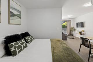 Charming-on-fryer-central-apt-and-walk-to-town - 5