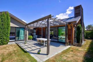 Fabulous and Functional Family Home on Jackby - 9