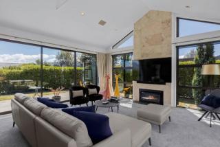 Fabulous and Functional Family Home on Jackby - 1