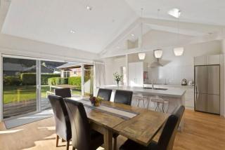 Coronet View - Family home with BBQ close to town - 8