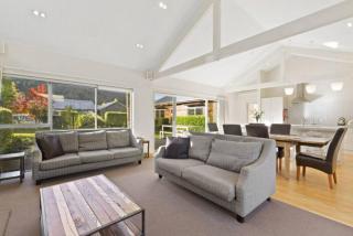 Coronet View - Family home with BBQ close to town - 7