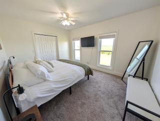Cozy Upstairs Unit Near River and Marina Access - 4