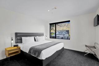 Coronet Escape Apartment 1 - base of coronet peak - 7