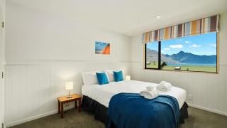 Magic on Malaghan with Lake Views - 4