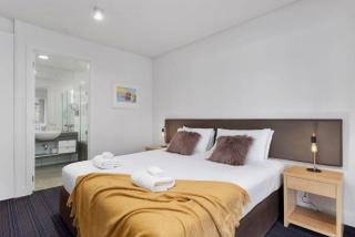 Marina Views - Apt 207 opposite the lake front - 8