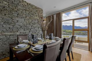 Picturesque on Peregrine - close to town with views - 4