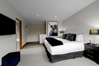 Picturesque on Peregrine - close to town with views - 2