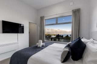 Remarkable Woodsider - family friendly walk to town - 8