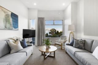 Remarkable Woodsider - family friendly walk to town - 0