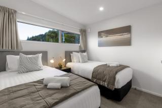 Remarkable Woodsider - family friendly walk to town - 4