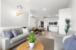 Remarkable Woodsider - family friendly walk to town - 3