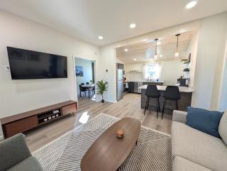 Modern Norwalk Retreat 2 King Suites Sunroom - 3