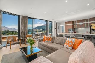 Chic Central Penthouse 3BM with Spa - 8