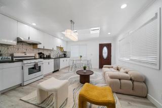 Marbella Lane - Serene and Pristine 2BR Home - 9