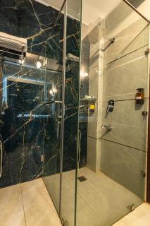 Artistic late side villa - 7