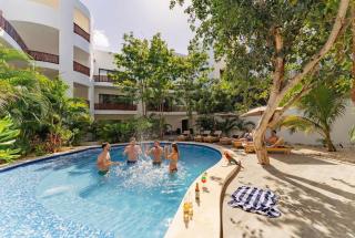 18-Bed 9BD Hotel Villa - Pool & Kitchen - Full Concierge - 9