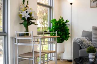 Upscale 1BR Apt near Monash with Parking Included - 6