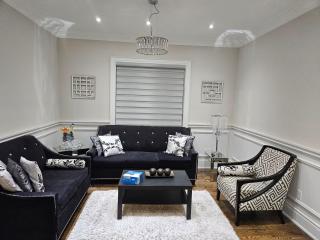 Ensuite in New Home with Parking, Close to Bluffers Park, Lake Ontario, 15 Mins to Downtown - 7