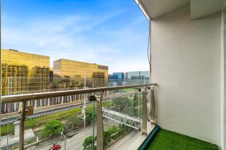 Cozy Family Suite with City View near City of Dreams Casino, Airport, Solaire, Okada, Ayala Malls and MOA - 2