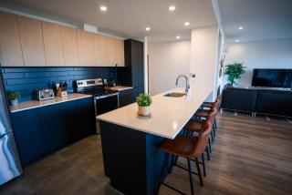 204 - Luxury Obsidian Condo - Elegance & Pool - 1