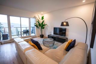 205 - Modern Suite - Pool and River View - 9