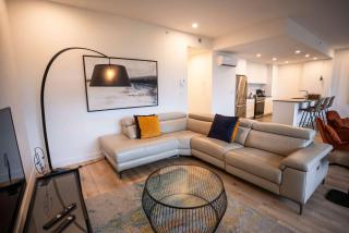 205 - Modern Suite - Pool and River View - 4