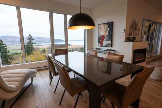 205 - Modern Suite - Pool and River View - 1