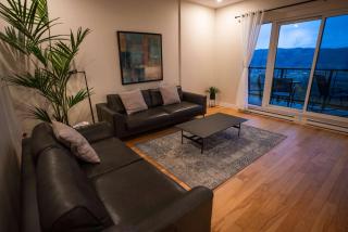 206 - Bright Modern Condo - Pool and River View - 4