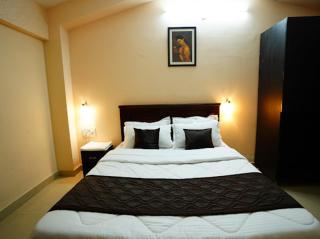 Hotel Rosewood Retreat - RV Road - 1