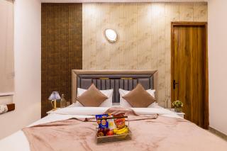 ELIVAAS Vedaaz Farms Pet-friendly 4-BHK Villa With Private Outdoor Pool and Garden area - 6