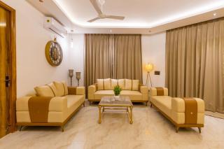 ELIVAAS Vedaaz Farms Pet-friendly 4-BHK Villa With Private Outdoor Pool and Garden area - 8