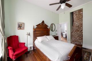 Heights Ironworks Bed & Breakfast - 6