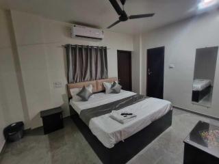 Hotel O TULIPS LODGING & BOARDING - 8