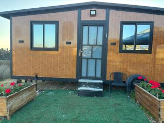 בקתה מעץ בחווה farm B''H - 9